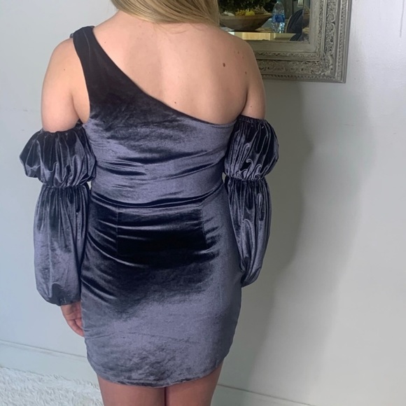 NBD Dee Dee Black Velvet One-Shoulder Mini Dress Puff Sleeve Party Cocktail - Picture 6 of 11